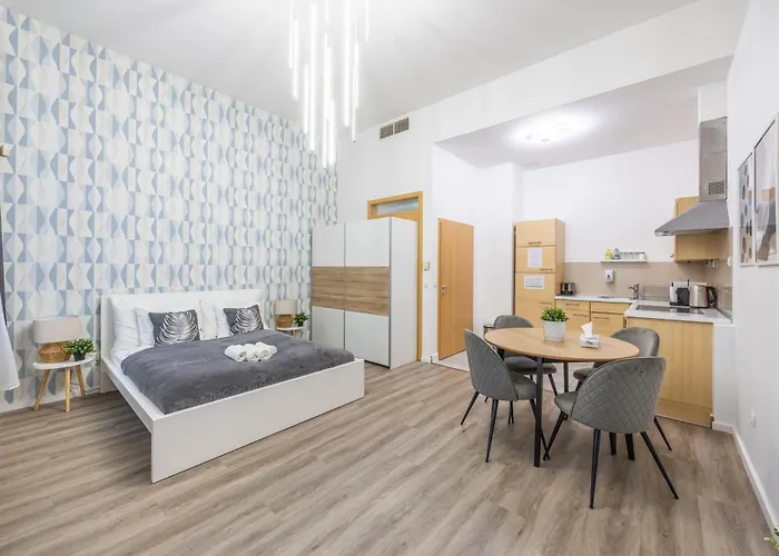 Charming Center W' 2 Bedrms In The Gozsdu Garden Apartment